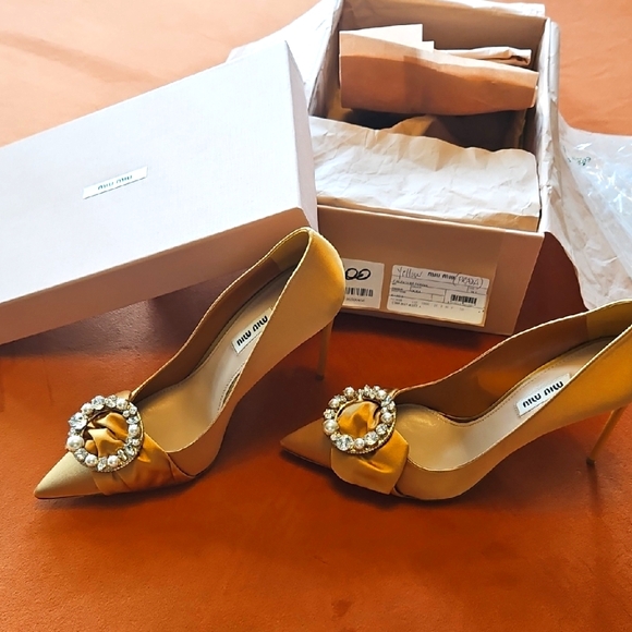 Miu Miu Gold Heels with Ornate Brooch - Picture 1 of 2